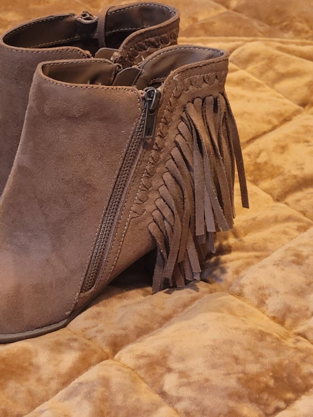 Indigo Rd. Suede Fringe Boots – Women's Size 8M (Like New)
